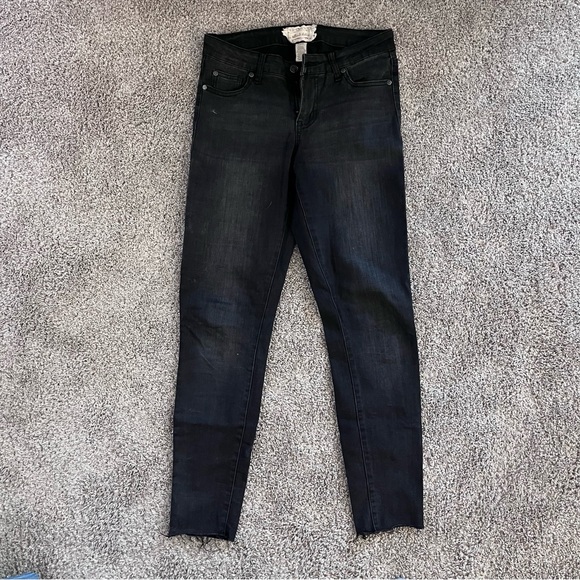 Denim - ALTER’D STATE Black Wash skinny fray ankle jeans size 27